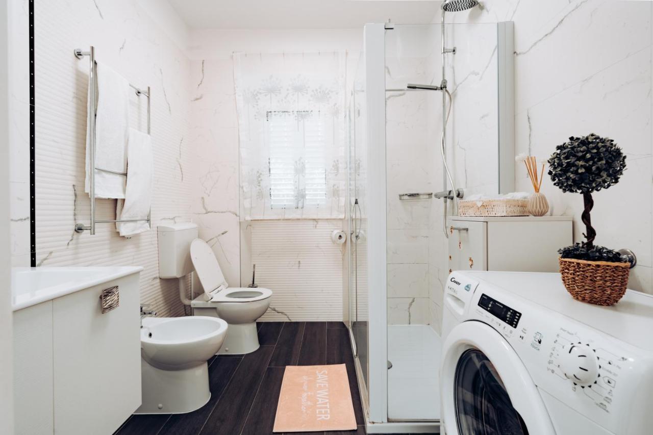 Guest House Sakarun 벨리 라트 외부 사진