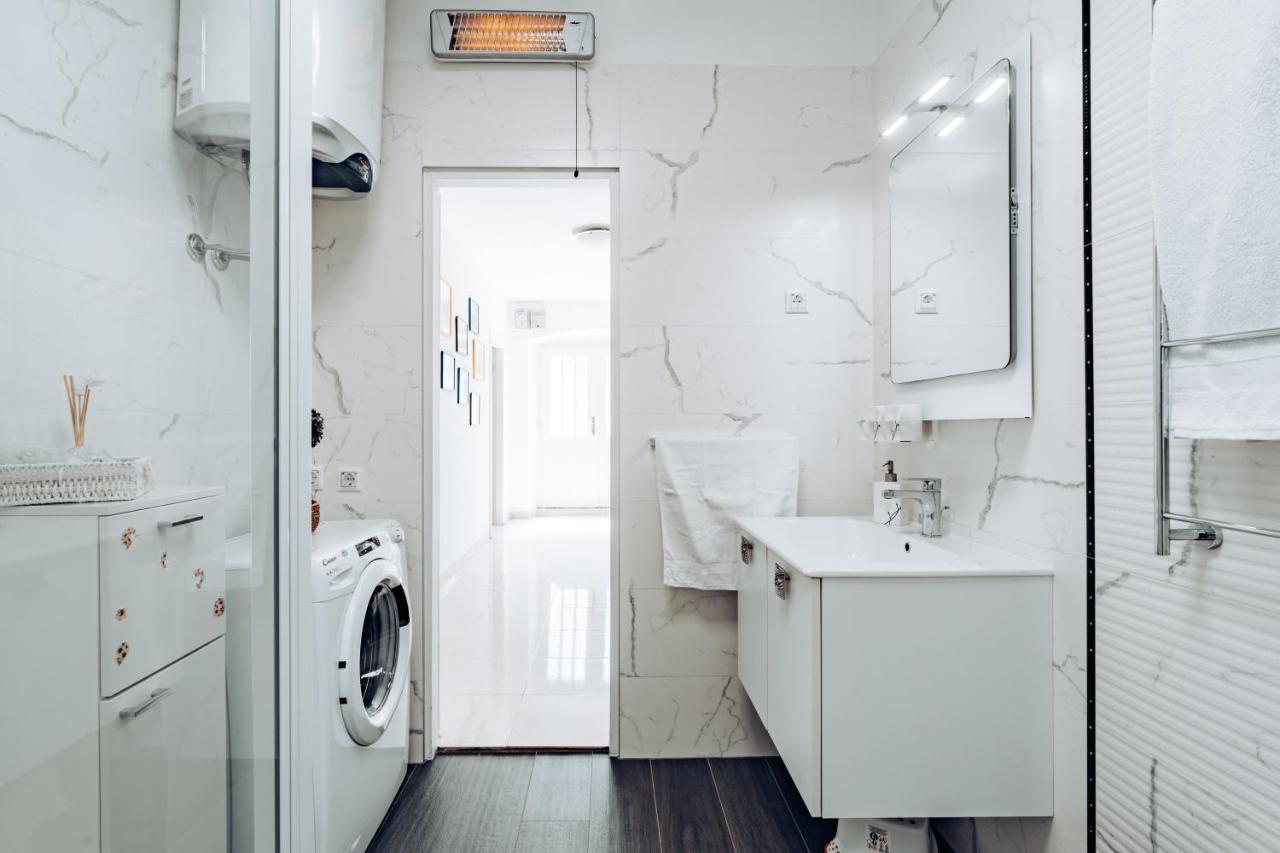 Guest House Sakarun 벨리 라트 외부 사진