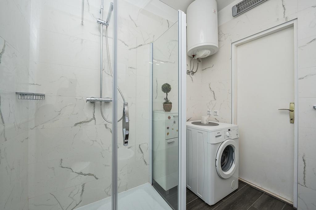 Guest House Sakarun 벨리 라트 외부 사진