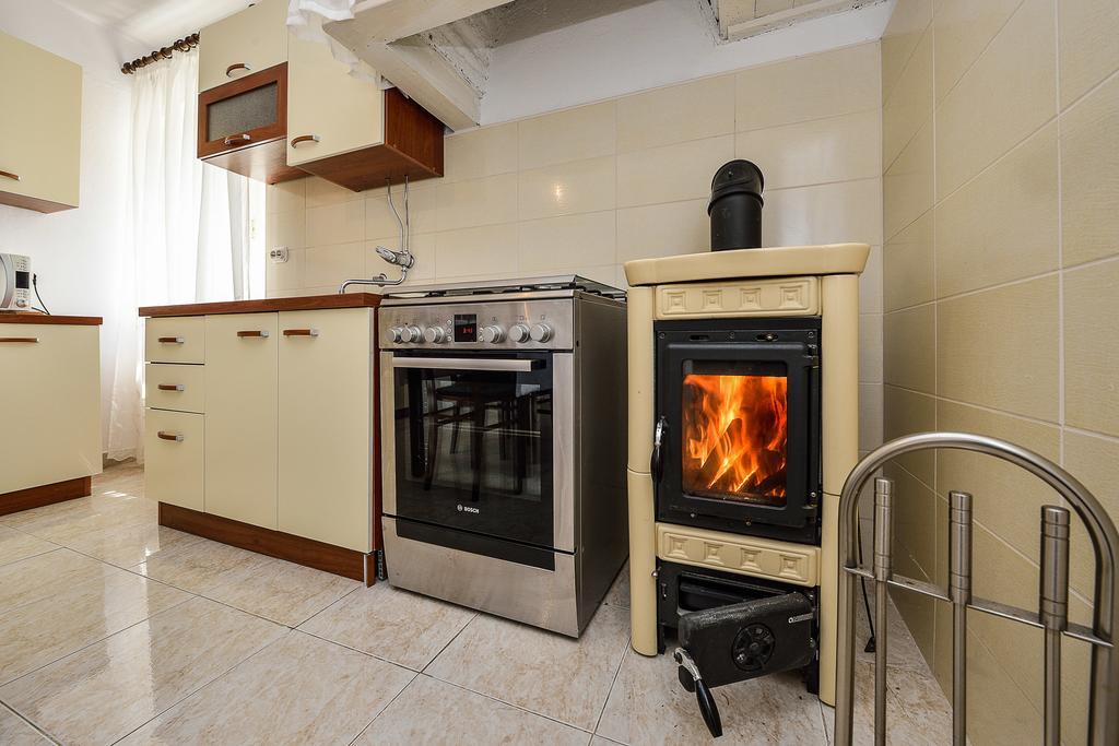Guest House Sakarun 벨리 라트 외부 사진